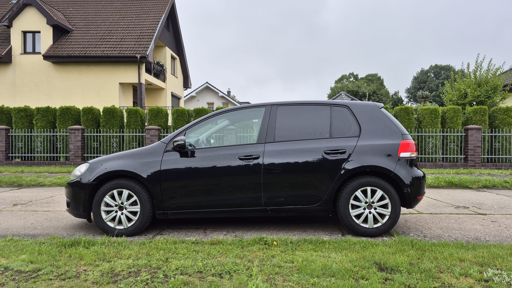 Volkswagen Golf 6 1.6 diesel 2012 rok 105km manual Bluetooth Nawigacja