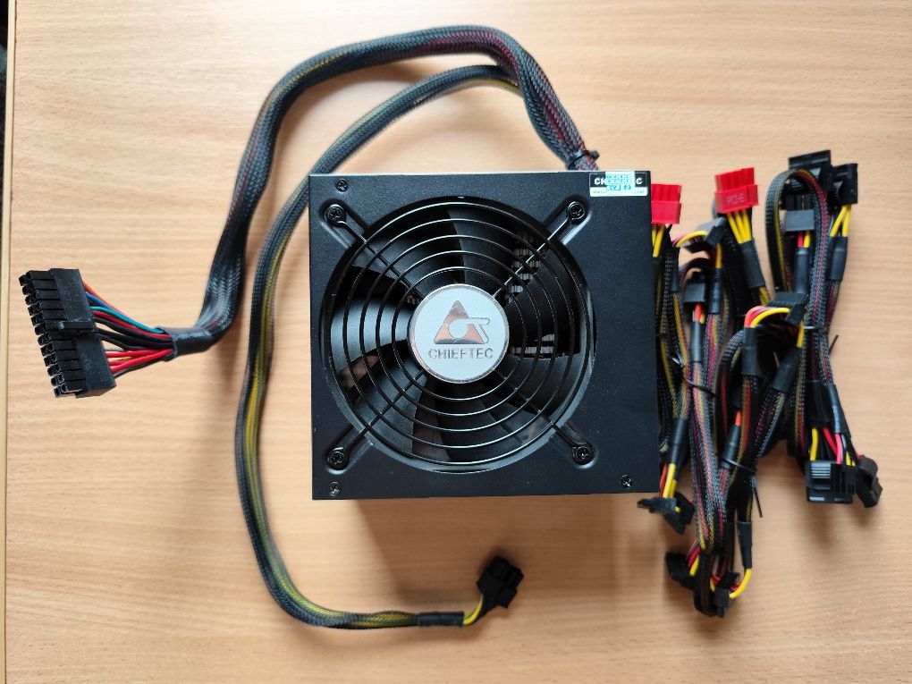 Блок питания Chieftec CTG-650C