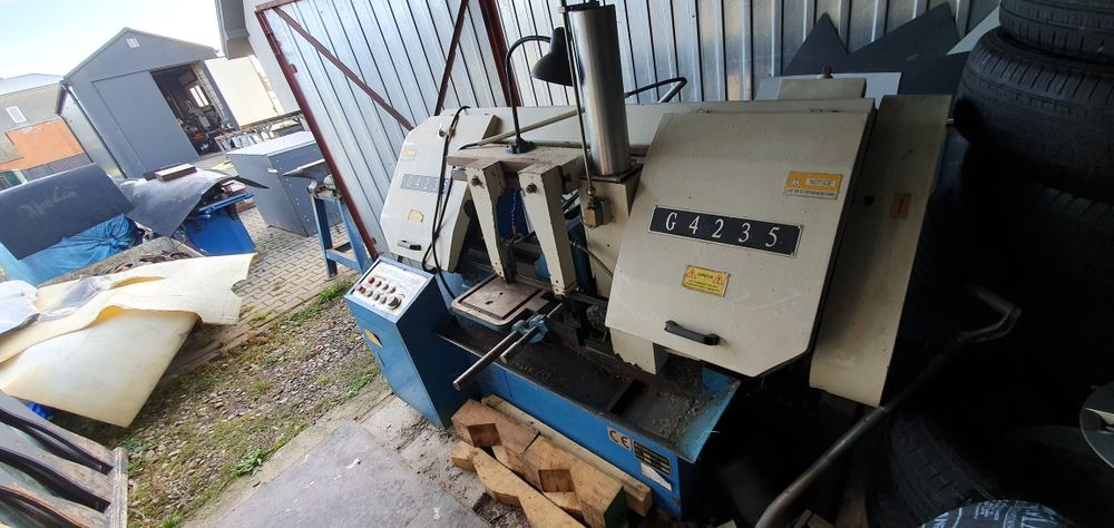 Piła taśmowa kolumnowa