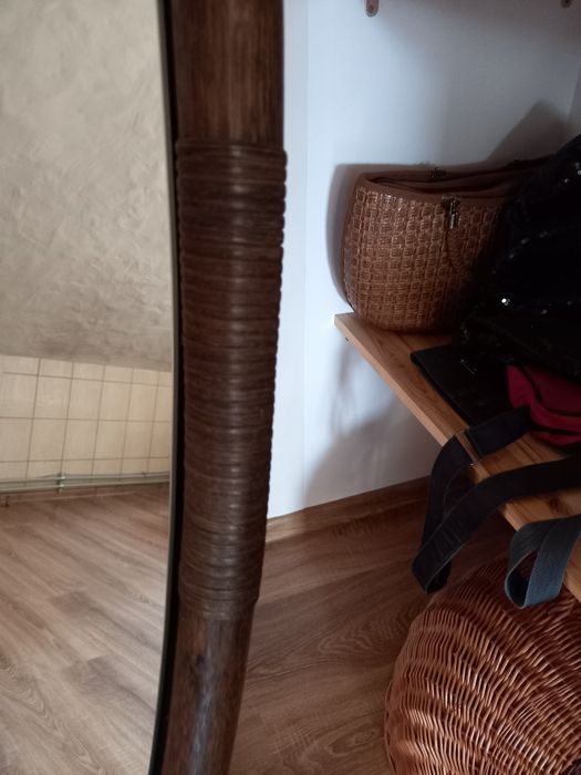 Duże  stare stojące duże lustro dębowe