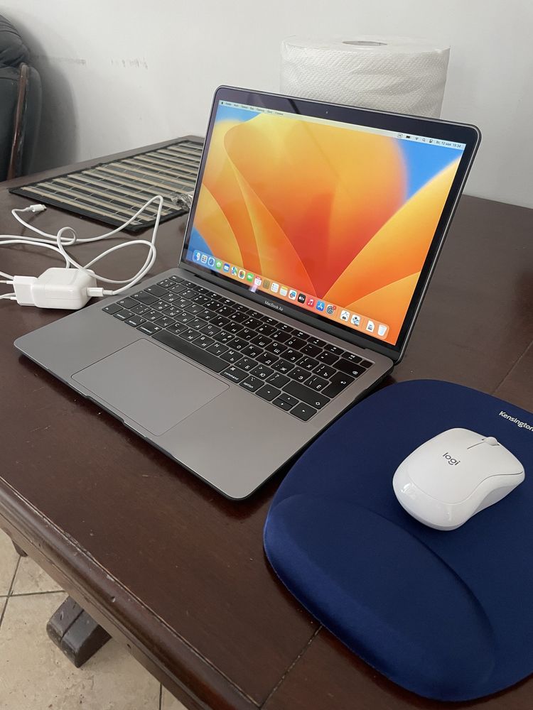 Apple MacBook Air 13 2019 i5  16 gb RAM 512 gb SSD