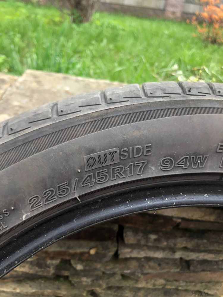 Шина Bridgestone R17, 225/45 run-flat