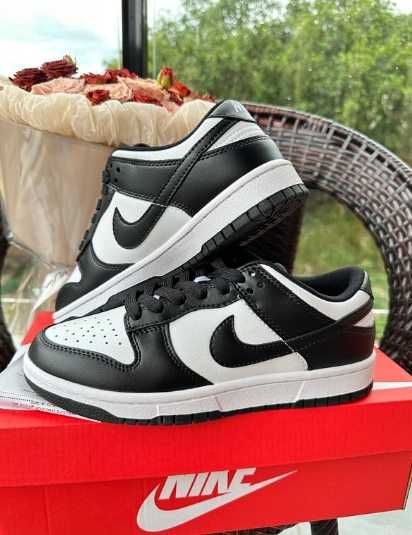 Nike dunk low panda black white 38.5