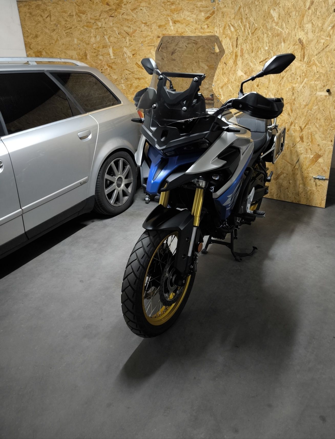 Voge 525 DSX c/ Kit malas