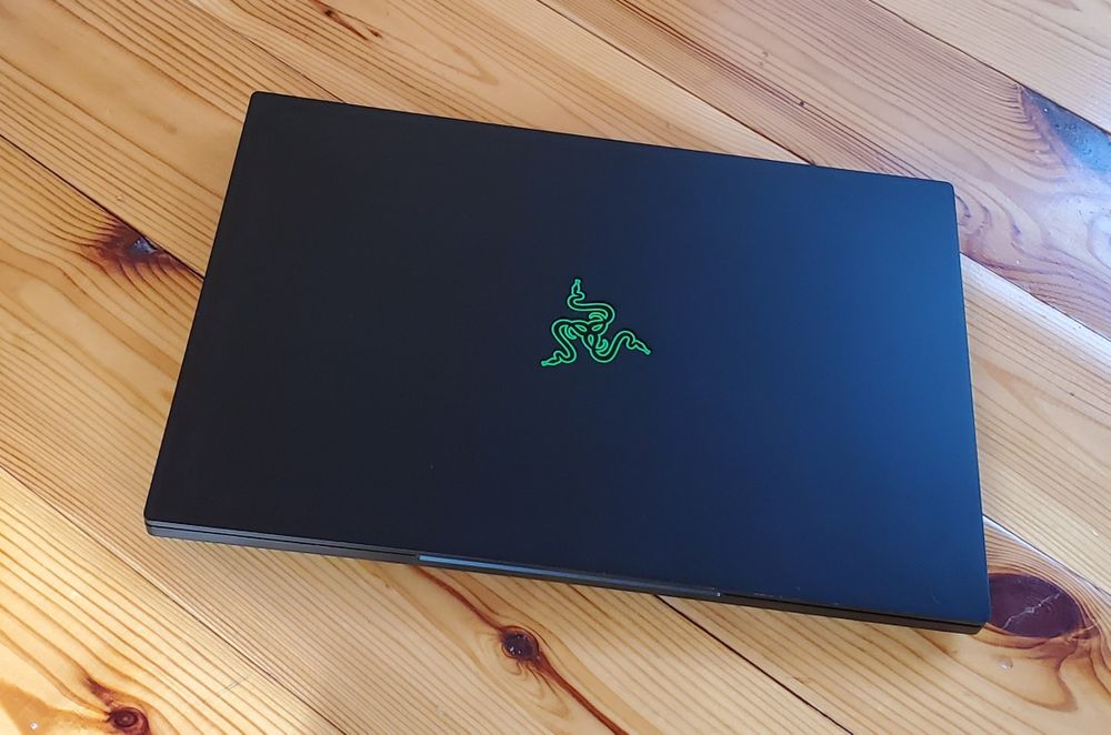 Razer Blade RTX 2070 8Gb / RZ09-0288 ( legion )