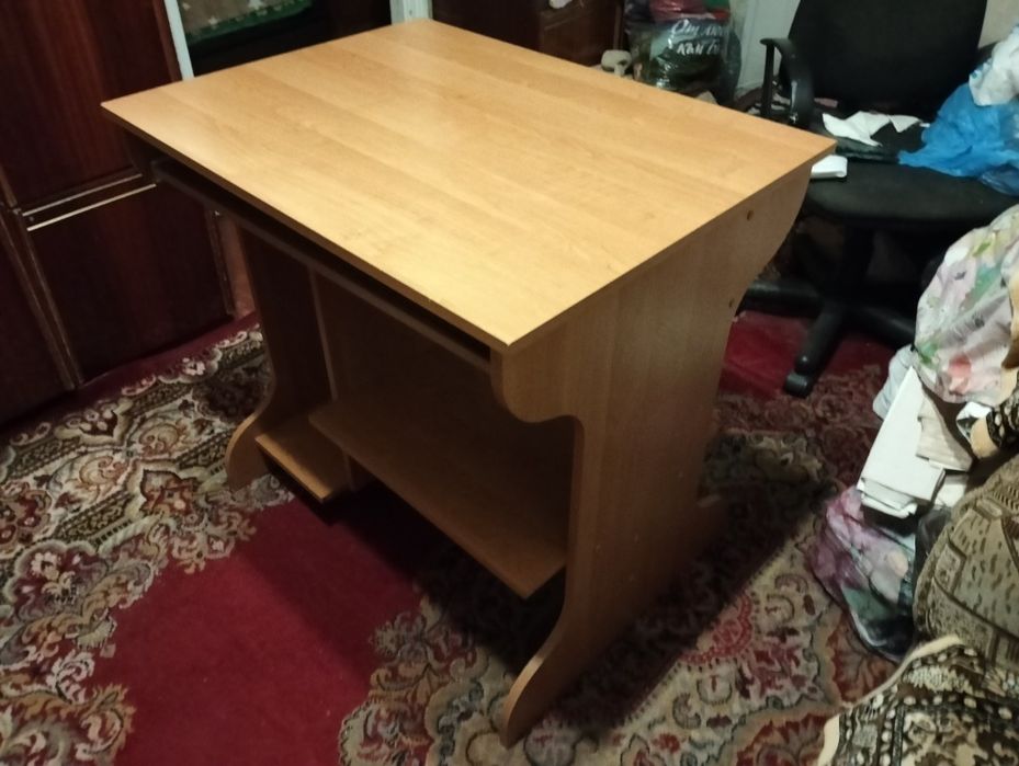 Стол компьютерный плюс 2 стула