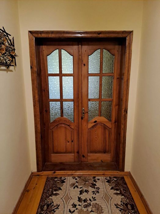 Продаються дерев'яні двері