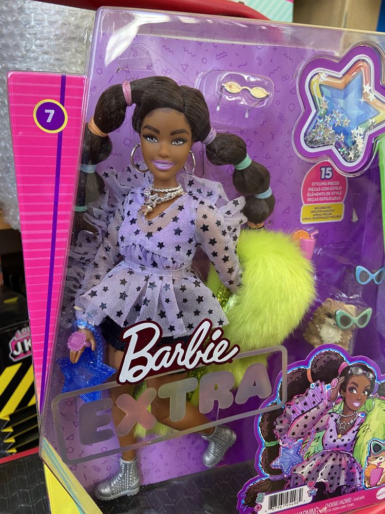 Кукла Барби Экстра 7 Модница с пушистой накидкой и длинными косичками