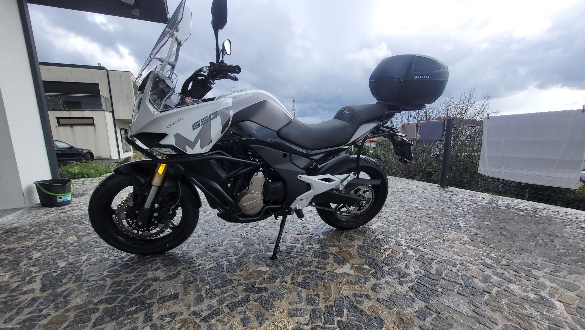 Vendo Cf moto 650MT