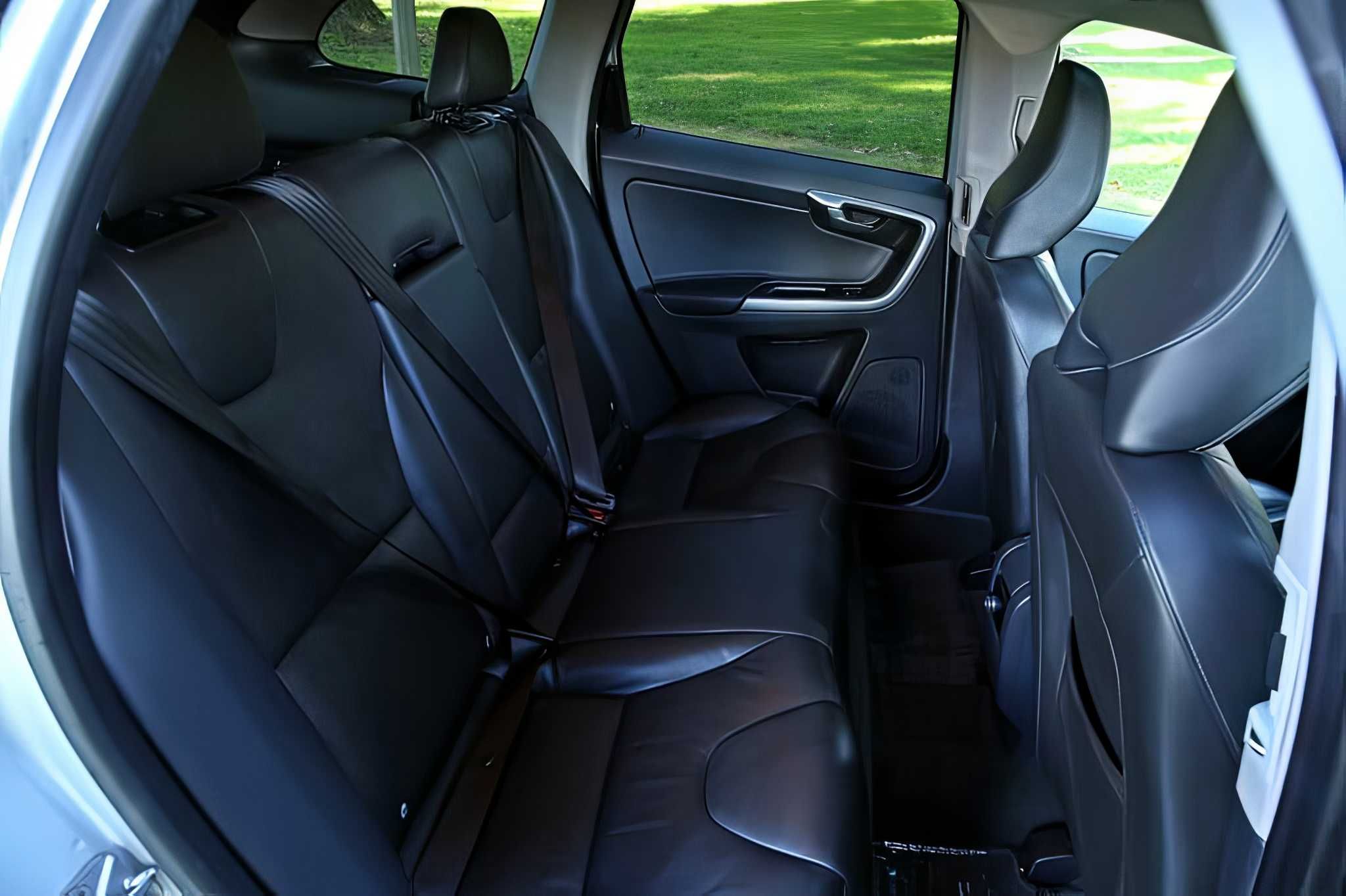 2016 Volvo     XC60