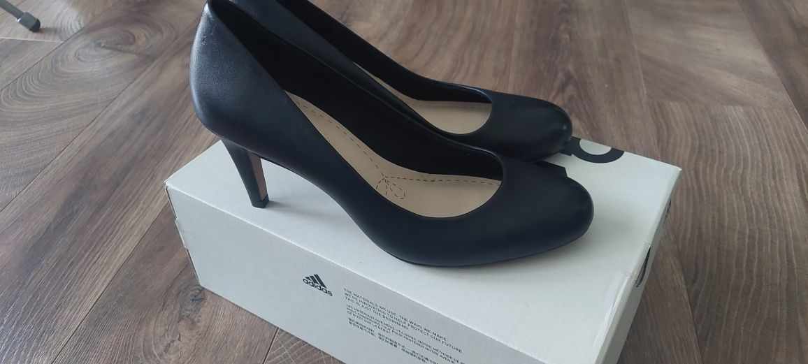 Szpilki clarks nowe