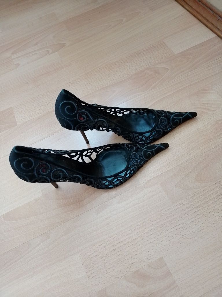 Туфли элегантные,ажурные,атлас,,не дорого