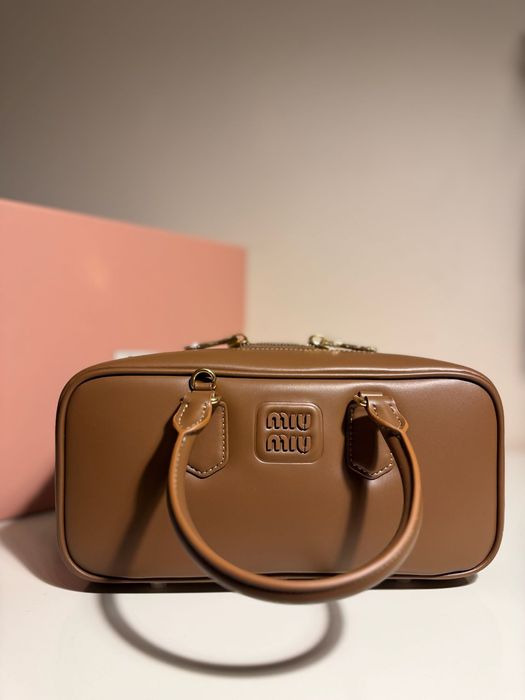 Torebka MiuMiu Arcadie Large brązowa skóra cielęca 27 cm