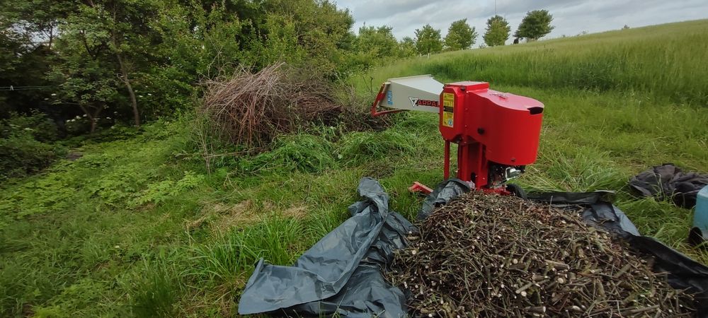Оренда гілкоруба, подрібнення гілок, послуги гілкоруба,.