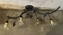 Lampa do salonu z ozdobnymi 4 kloszami