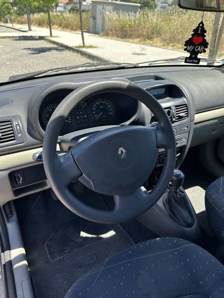 Renault Clio II 1.2 16V - 2003 | Ar Condicionado | Mecânica Revista