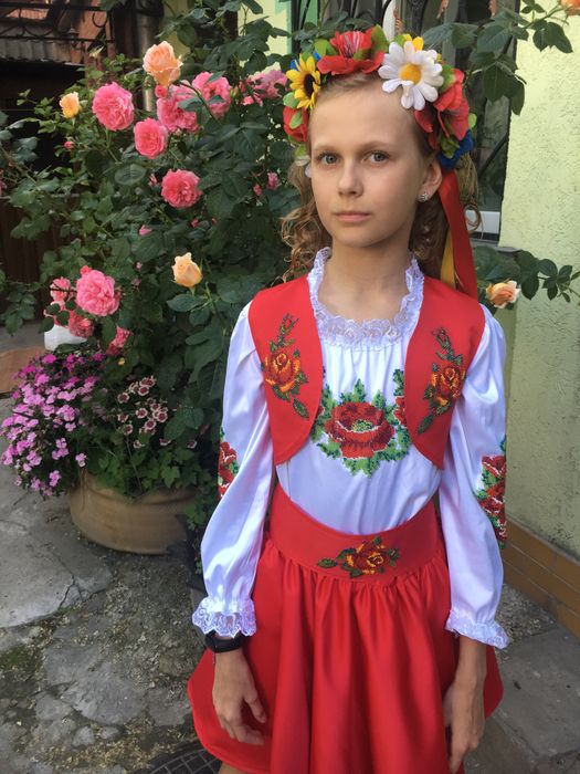 Костюм Вышиванка, вышит бисером, на девочку 11/12 лет