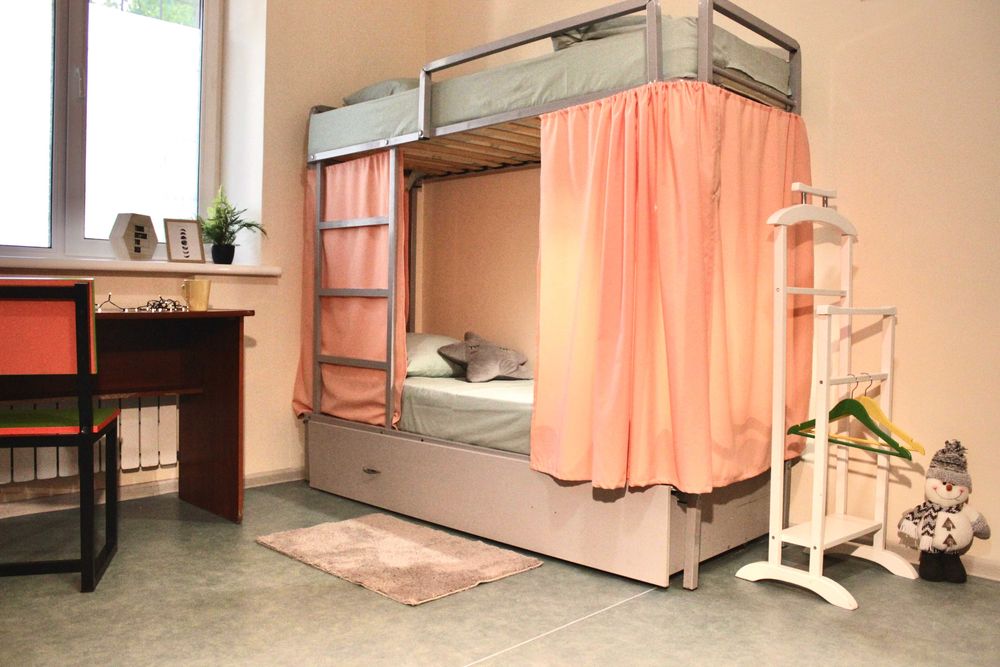 Хостел для переселенцев!!! Комната на 8 человек!!! Метро Лыбедская!!!