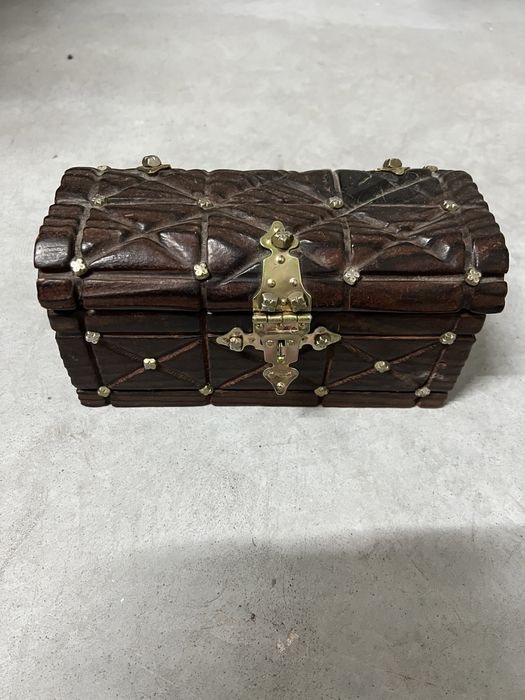 Mini bau para guardar joias.