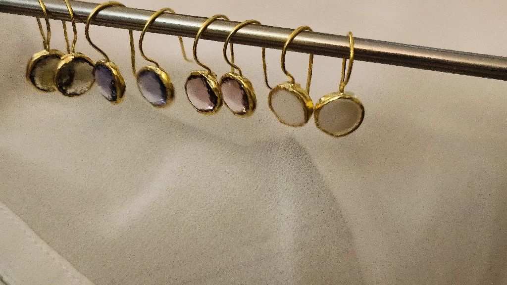 Brincos em prata dourada