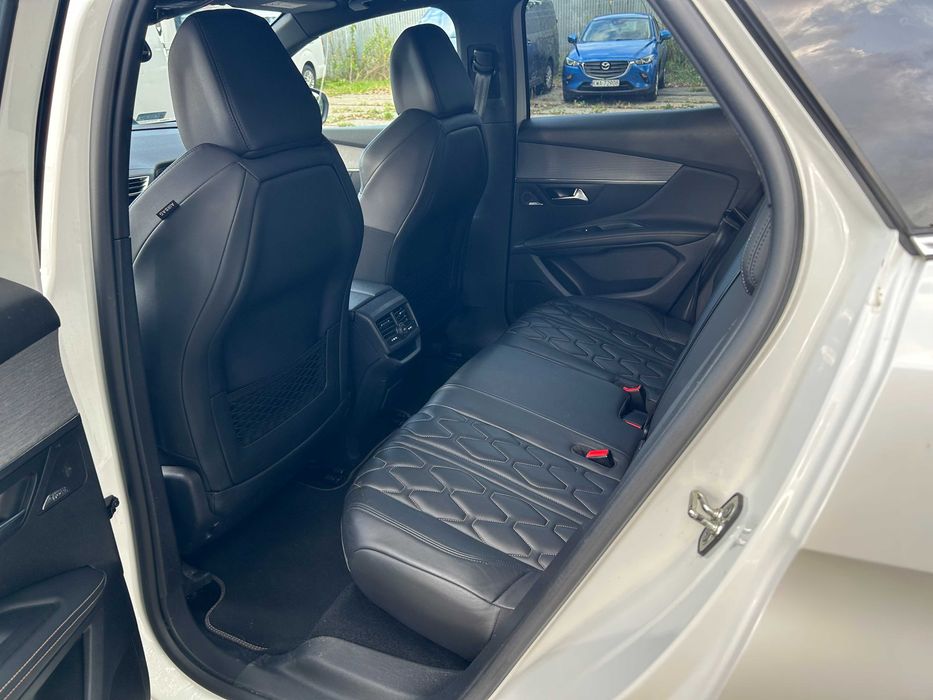 Wynajem samochodów PEUGEOT 3008 rok 2018