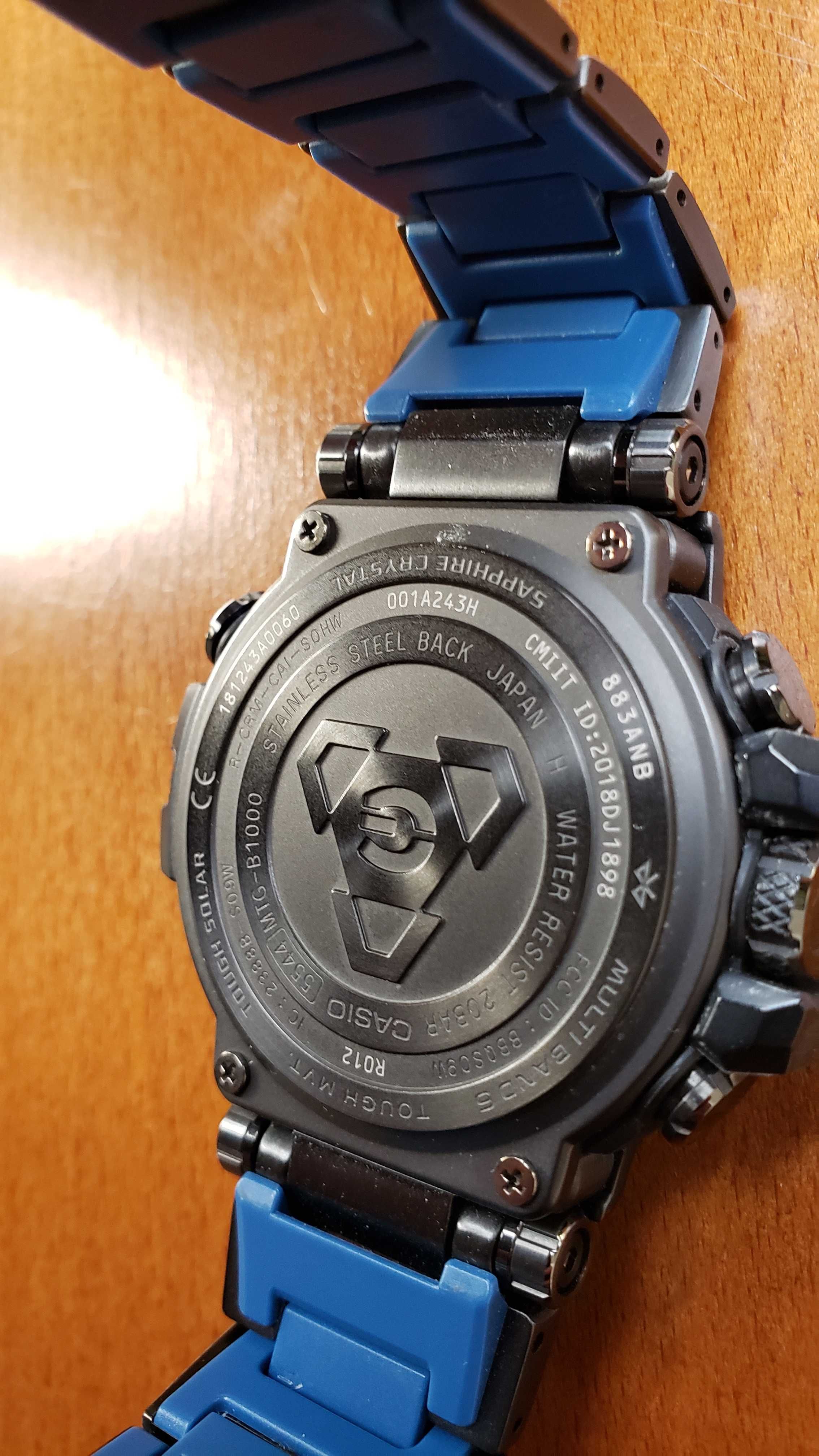 Чоловічий годинник Casio MTG-B1000BD-1AER.