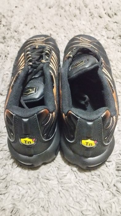 3 pares de Ténis Nike Novos