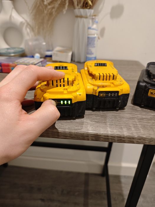 Акумулятор DeWalt 4ah 5ah