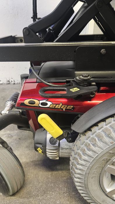 Promoçãode Natal. Antes 7500 . Cadeira de rodas elétrica como nova