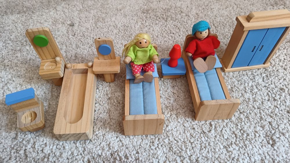 Drewniany domek dla lalek - Lidl