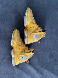 Nike LEBRON XIX Yellow