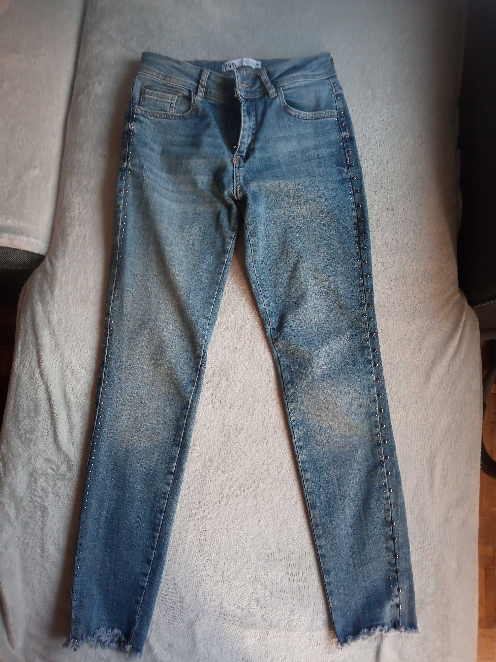Spodnie jeansy ZARA z ćwiekami, dżetami, r. 36