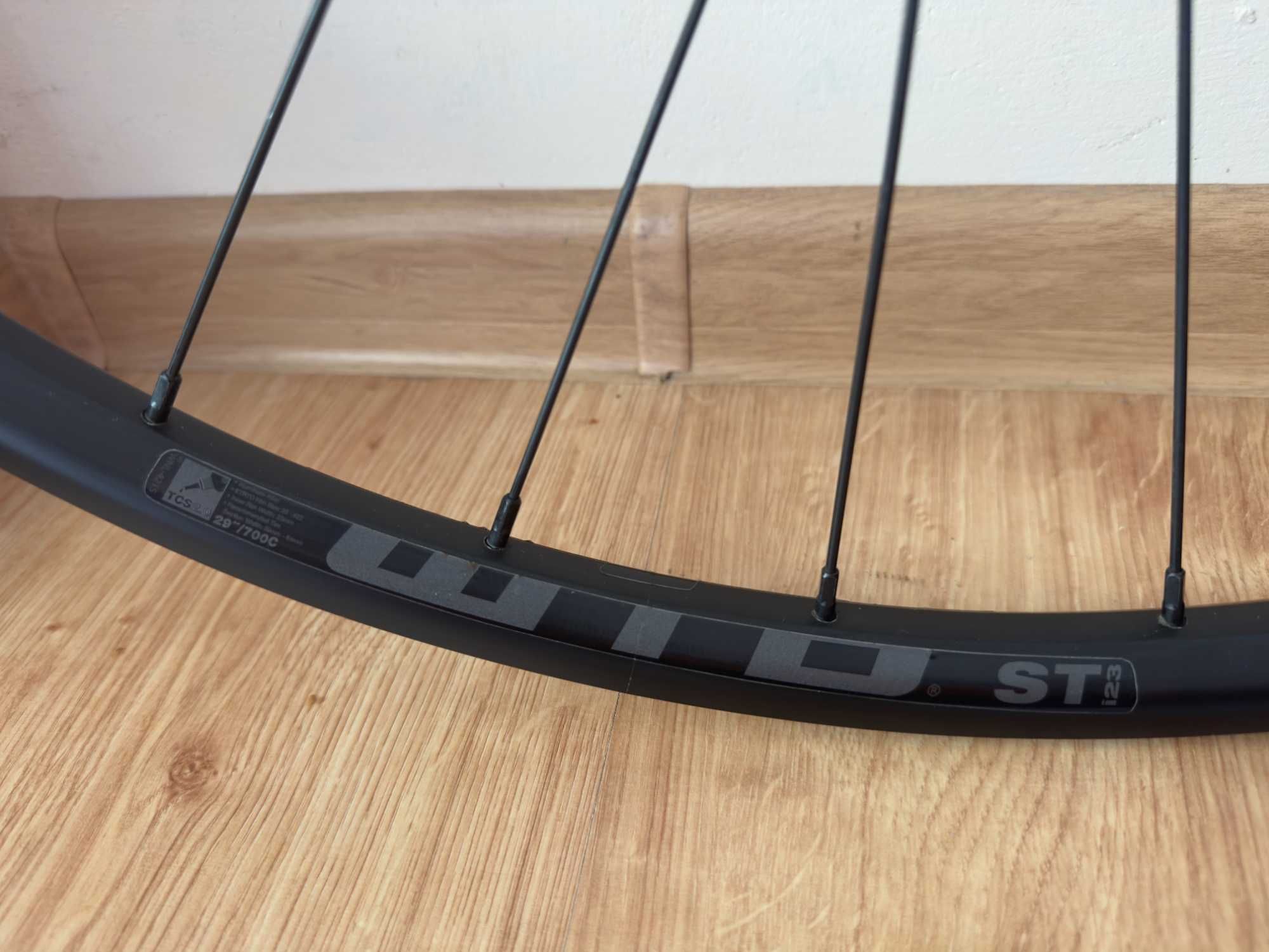 Koła 700c z Kona Sutra LTD 2019 – gravel / touring – komplet