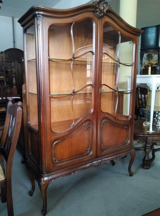 Piękna witryna - serwantka Ludwik Warrings po renowacji