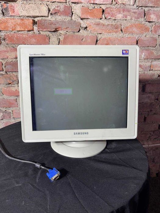 Monitor Samsung SyncMaster 795DF CRT 17” sprawny retro VGA