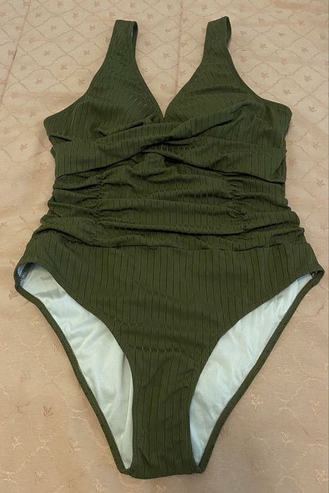 Fato de banho, verde caqui, novo sem uso