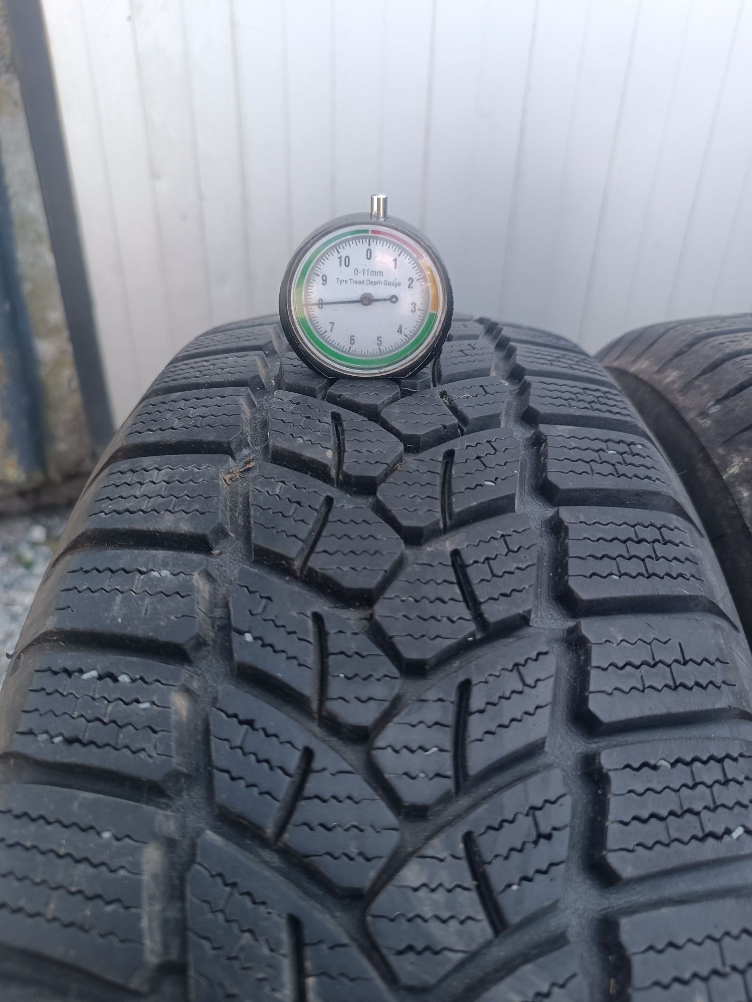 205/60R16 Dwie opony zimowe Firestone 19r