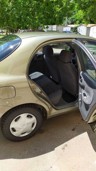 Продам машину Daewoo Lanos 2003
