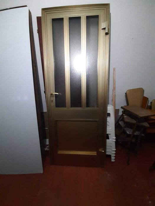 Porta de aluminio fecho triplo