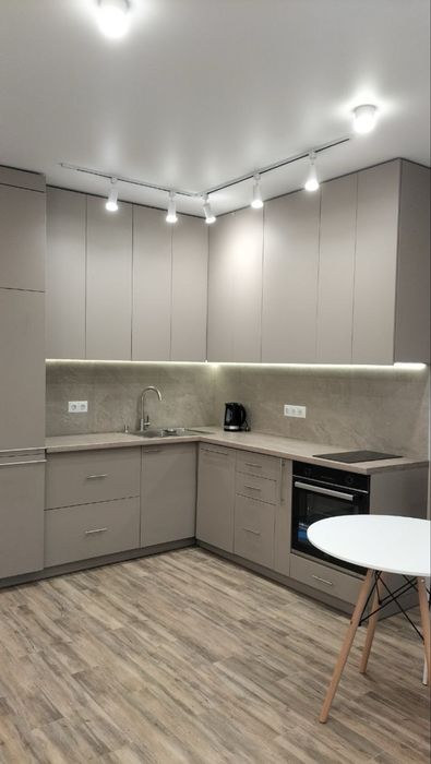 Продам квартиру в ЖК Молодість