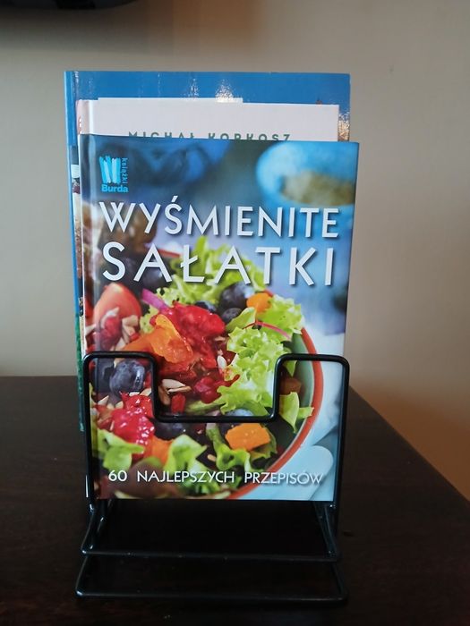 Metalowy stojak na deski do krojenia