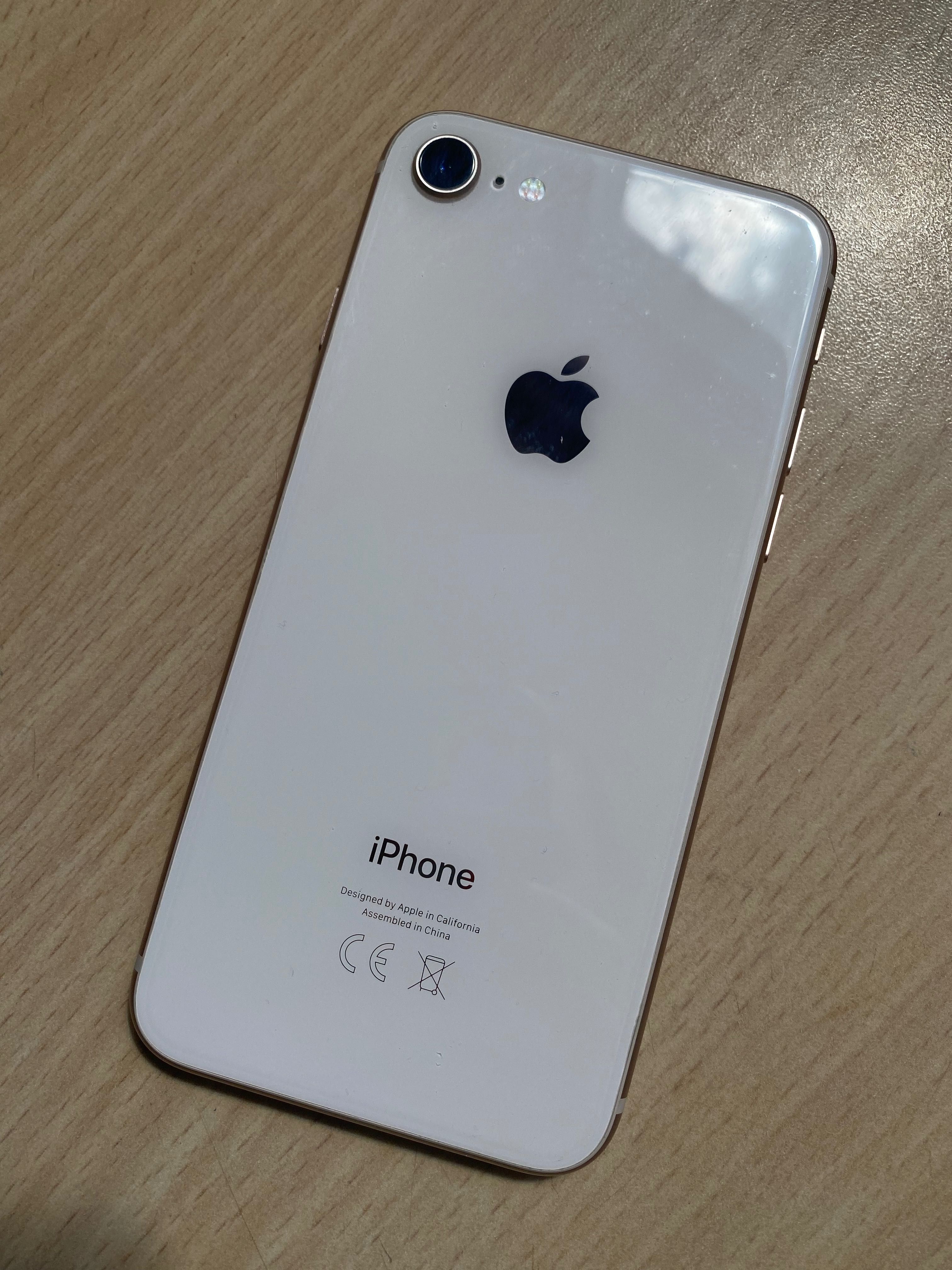 iPhone 8 64GB w idealnym stanie