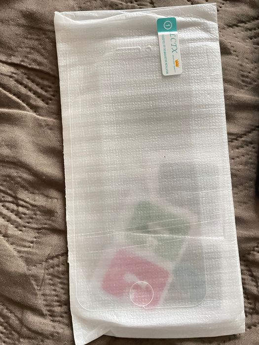 Захисне скло, силіконовий чохол на iPhone 6, 7