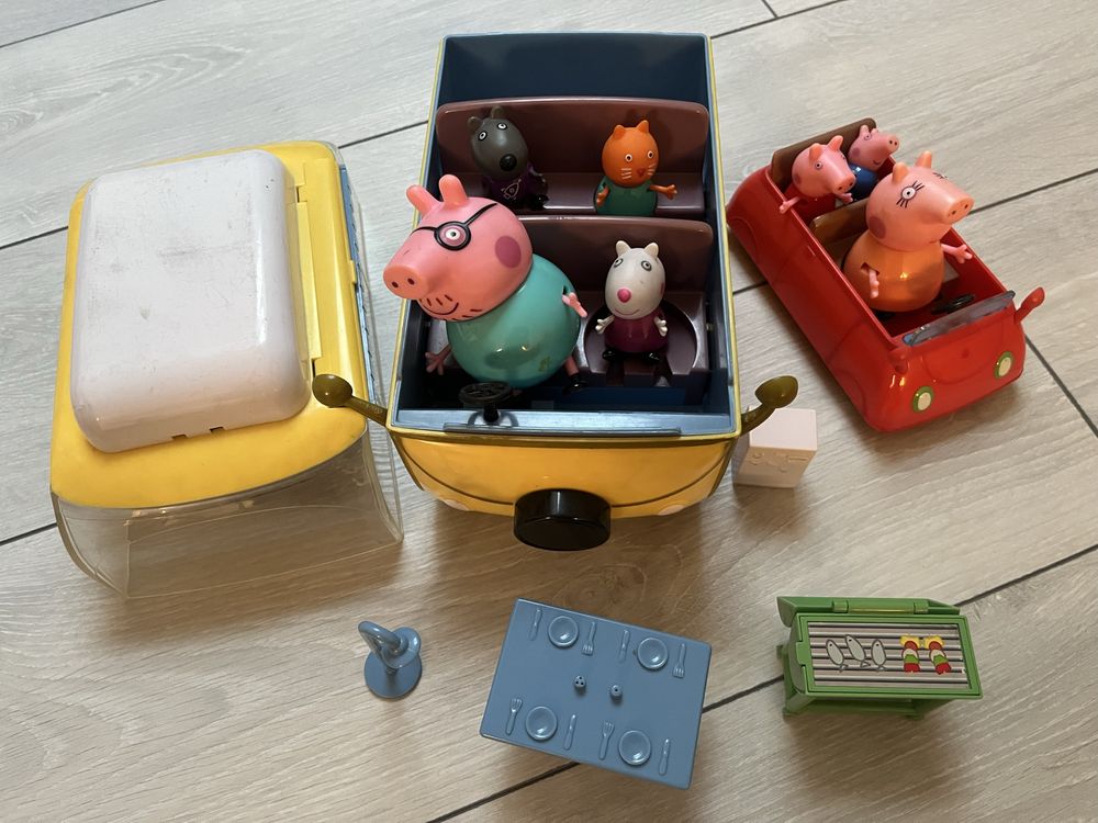 Zestaw Peppa dla fanów Kamper, auto, figurki