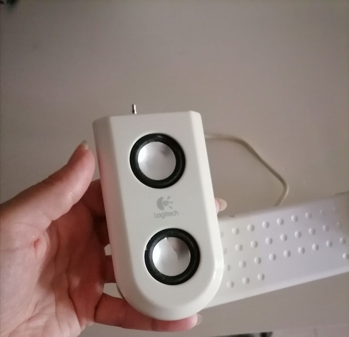 Colunas Logitech pilhas