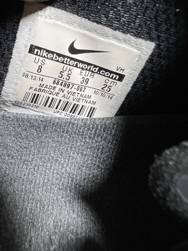 Кросівки для тренувань 39р.25,5см. Nike