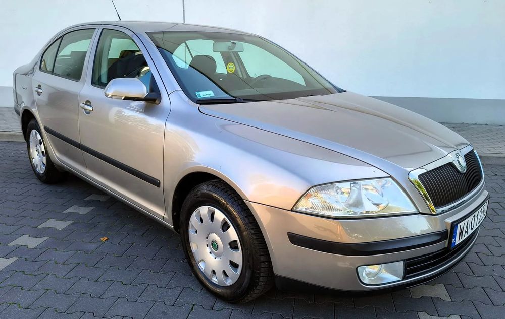 Skoda Octavia II 1.6 Salon Polska 2 Właścicieli od Nowości Niski Przebieg Serwis ASO