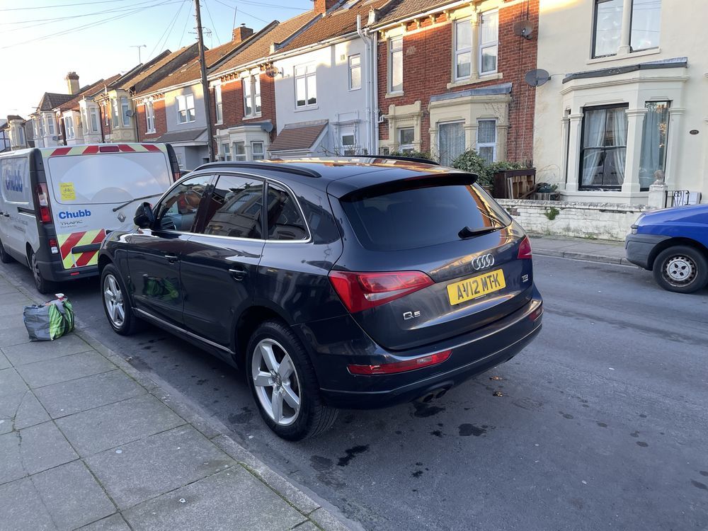Audi Q5 2.0 TDI Anglik