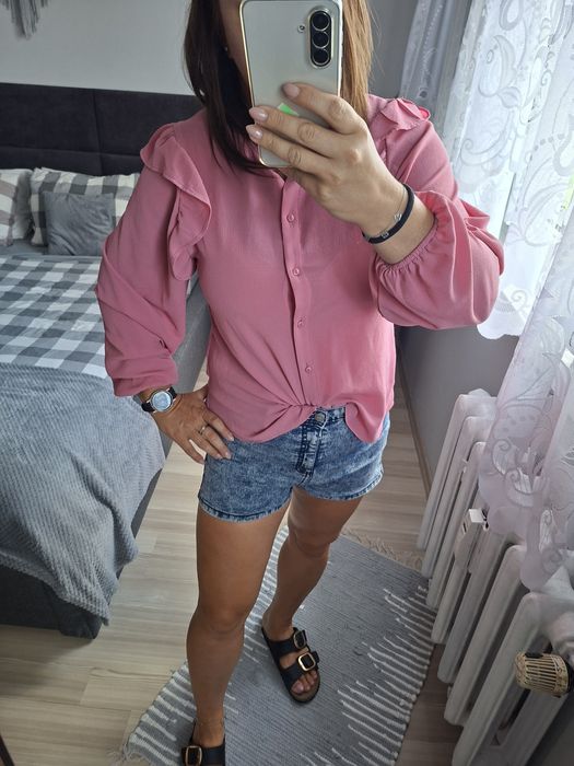 Koszula z falbankami rozowa malinowa Ladies Fashion  guziki M L
