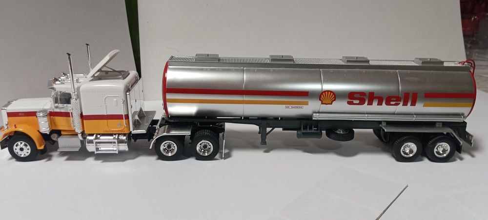 Camião Peterbilt escala 1/43